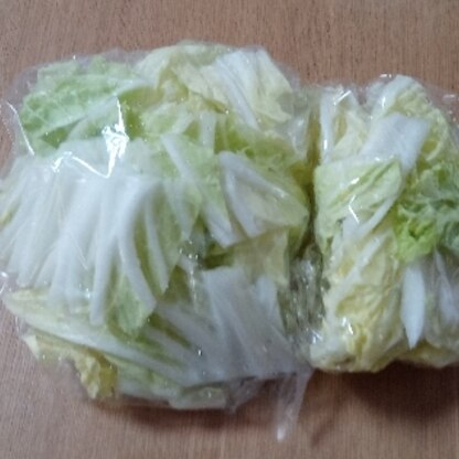 白菜が冷凍できるって知らなかったです(^o^)
お鍋やお味噌汁に入れてみます。